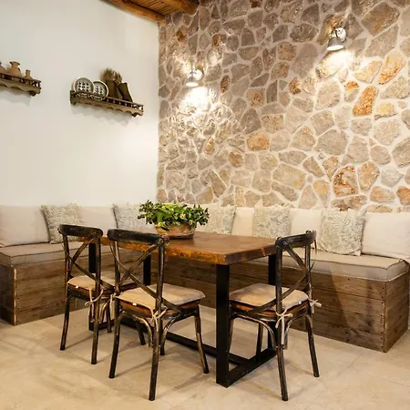 Апартаменты Mareo Traditional Retreat *